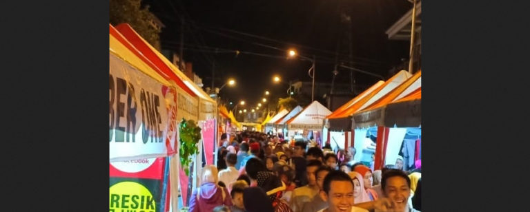 suasana festival badhogan kuliner makanan khas gresik 768x308 » Kuliner Menarik yang dapat Anda Jumpai di Festival Makanan Khas Gresik