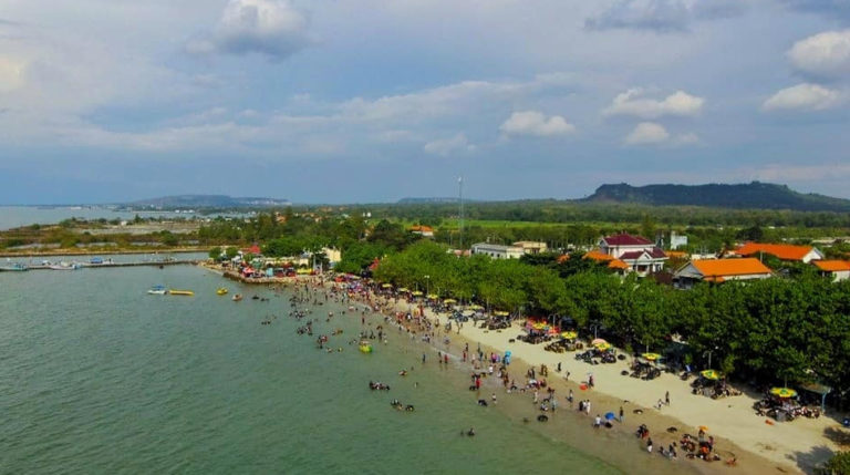 Wisata Pantai Delegan Gresik