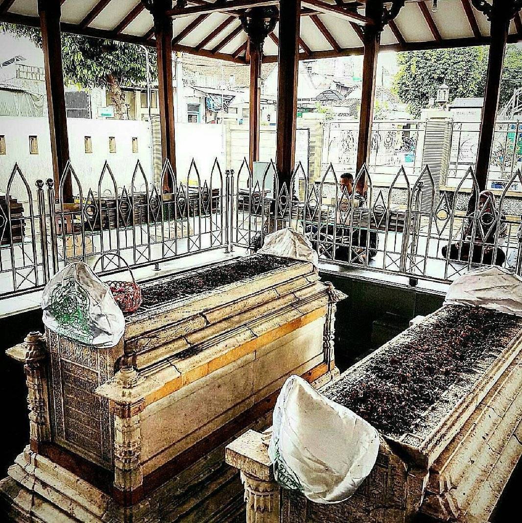 makam sunan maulana malik ibrahim gresik » Bukti Sejarah Penyebaran Agama Islam Di Kota Gresik